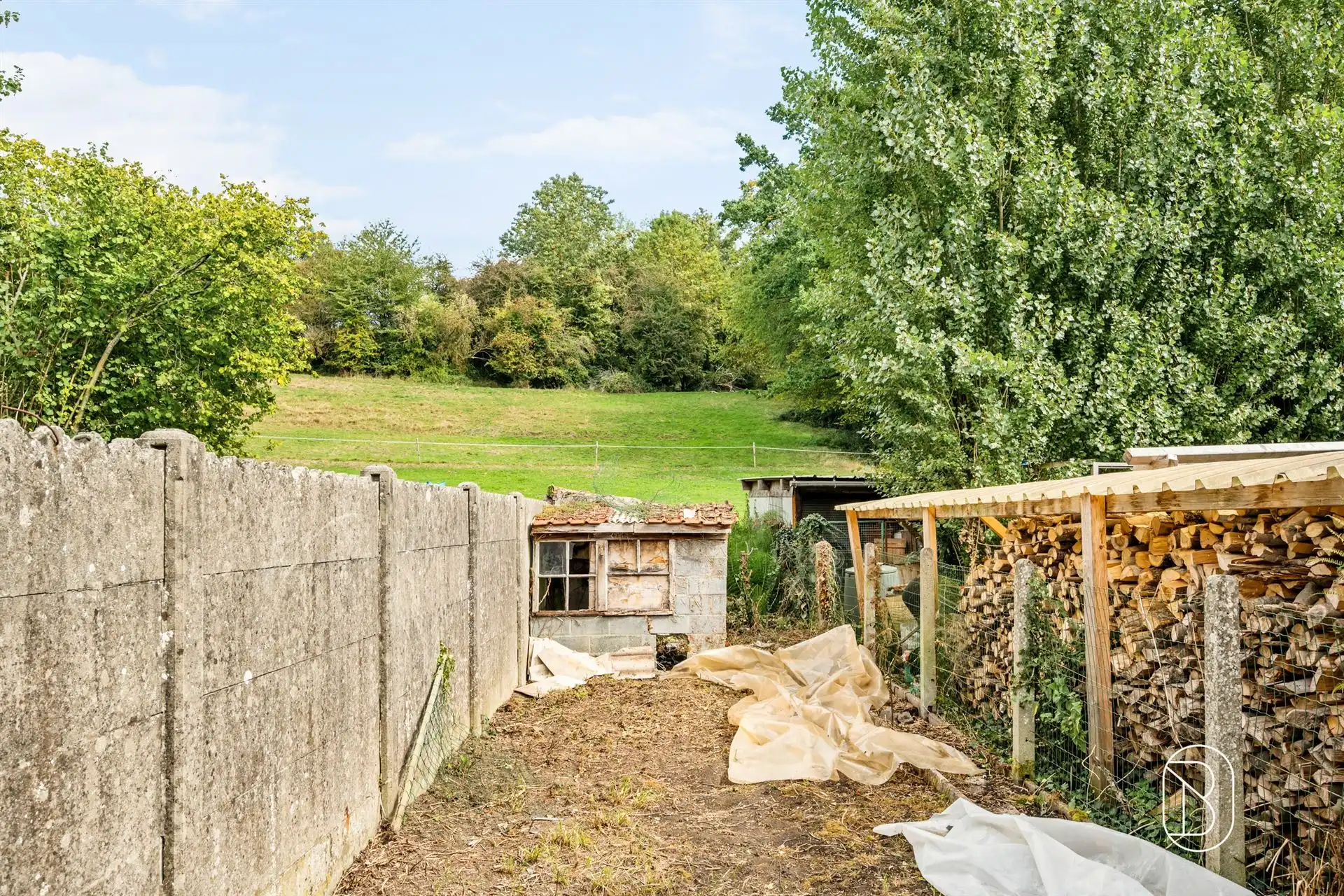 Te renoveren woning met tuin!  foto 3