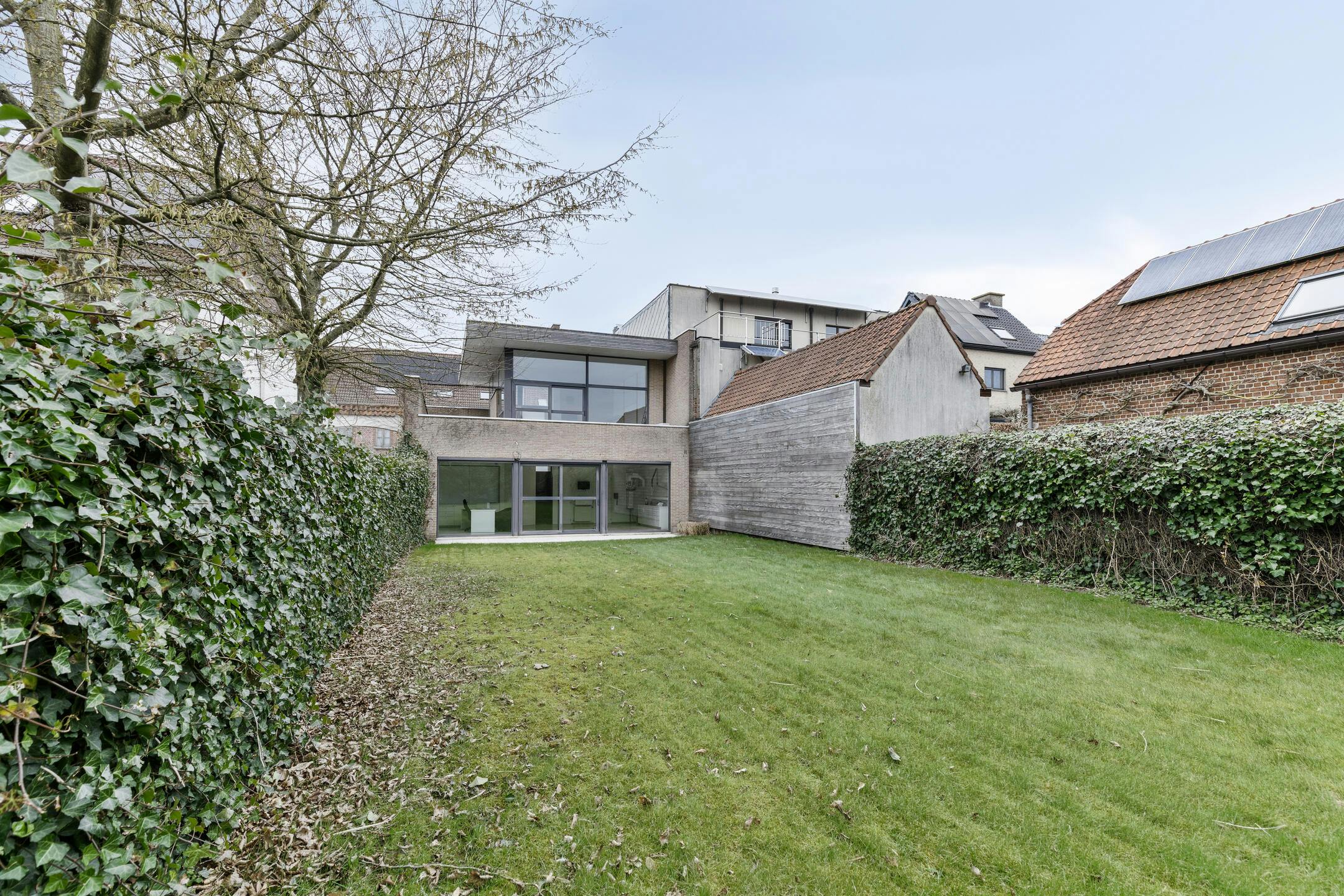 Half open woning / praktijk met leuke tuin te Bissegem foto 15