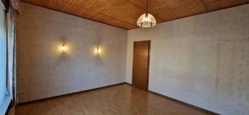 Ruime BUNGALOW open bebouwing,  met 2 slaapkamers, grote zolder, mooie tuin en aparte garage op 9 are 97 ca. foto 37