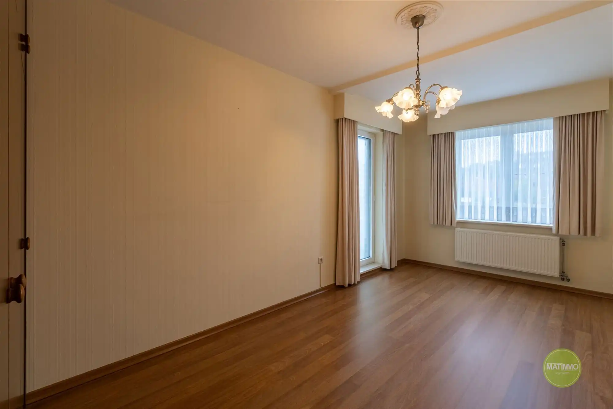 Ruim tweeslaapkamer appartement met terras en garage in Mol  foto 14