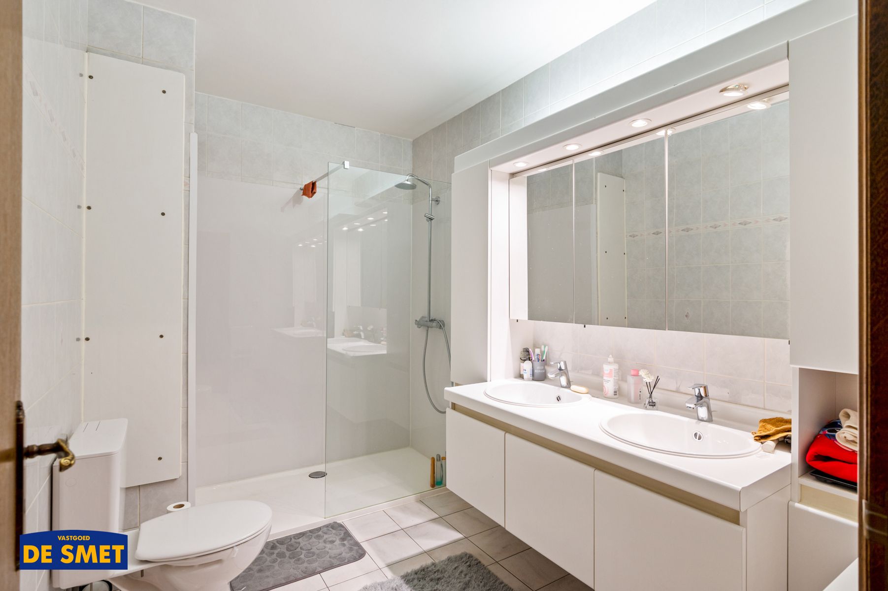 Appartement met lift, twee terrassen en autostaanplaats foto 14