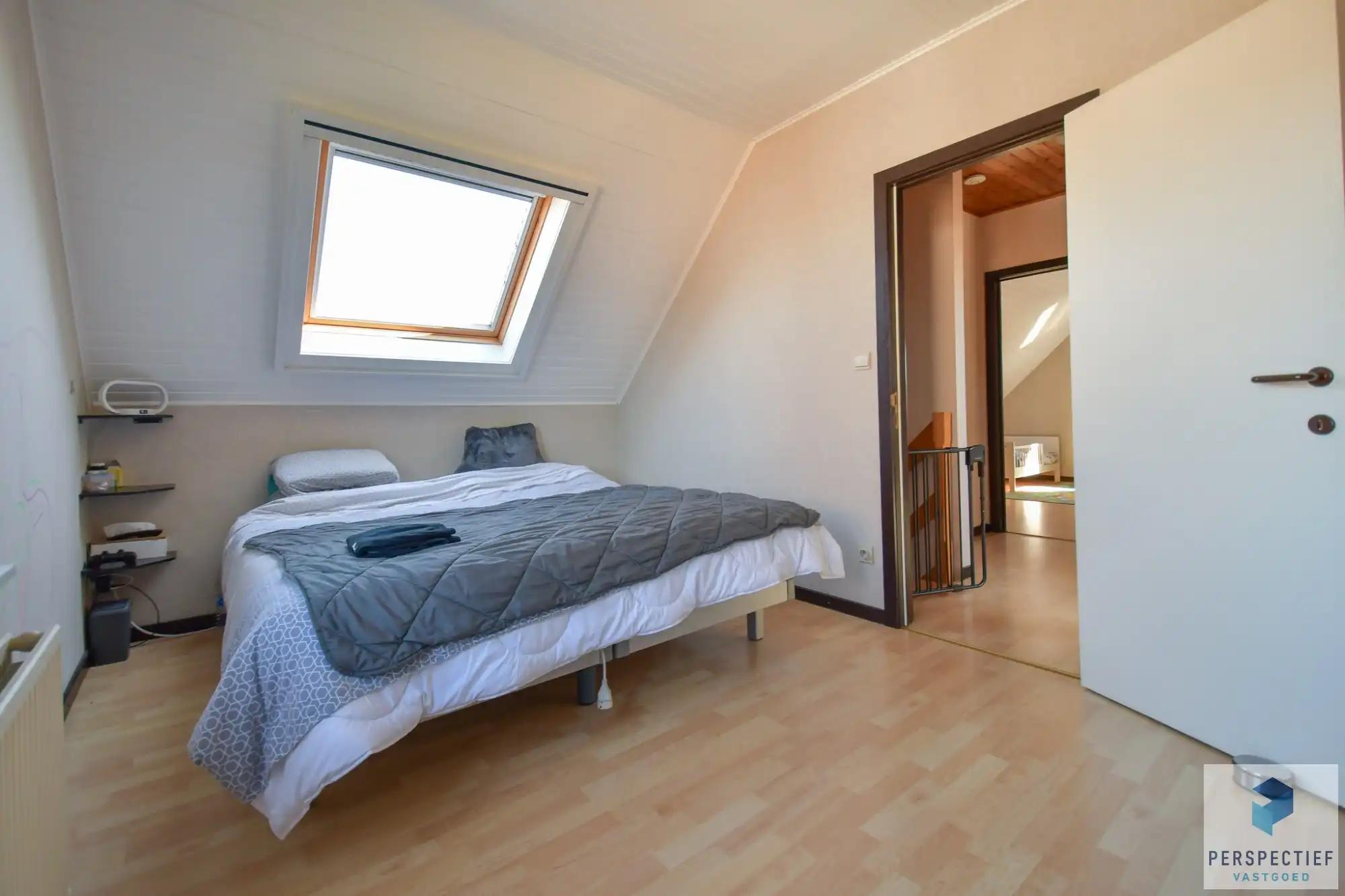 Centraal gelegen ruime woning met 3 slaapkamers - garage en grote tuin op 615 m² foto 22