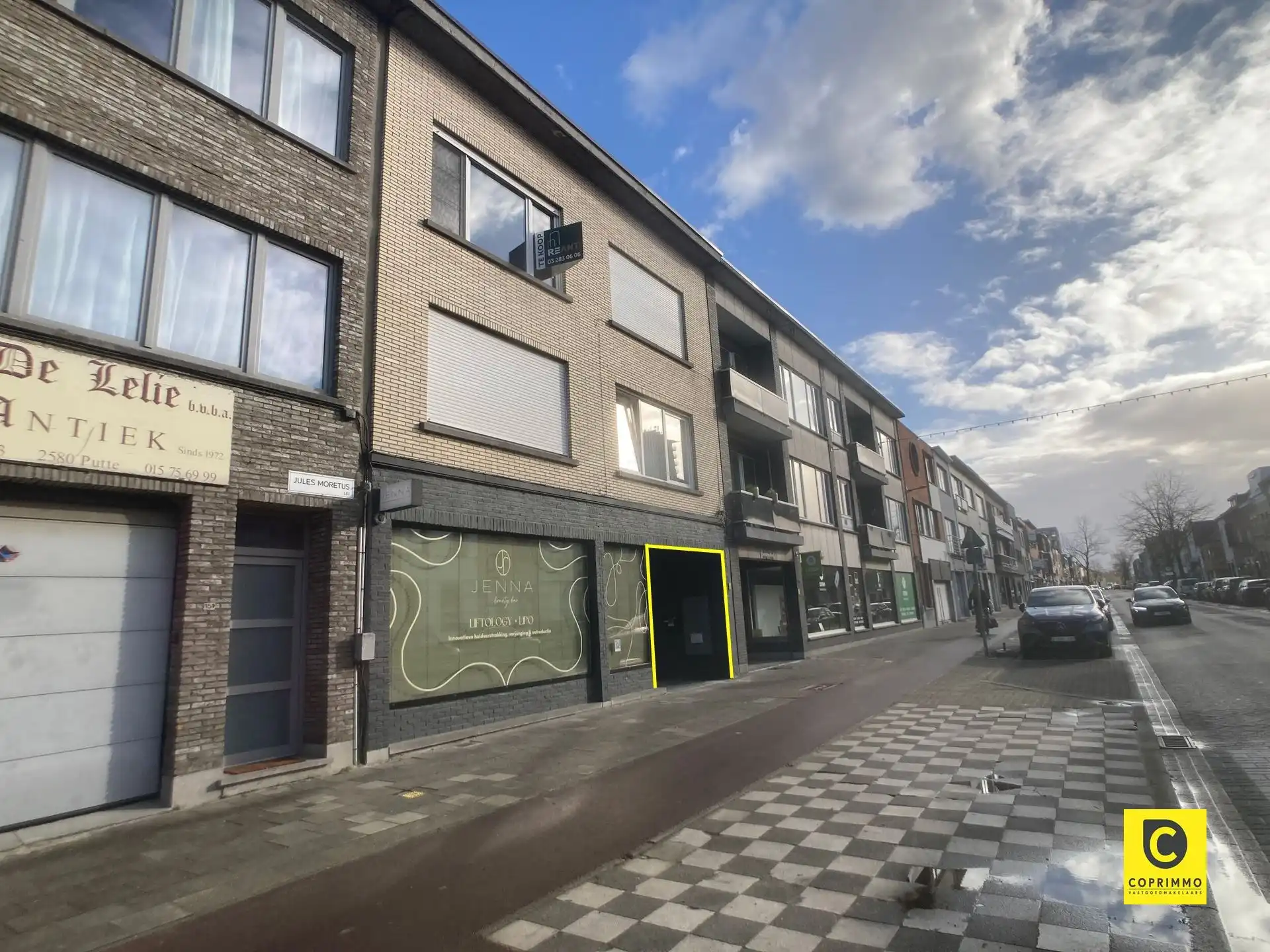 Magazijn met bureel op toplocatie! foto {{pictureIndex}}