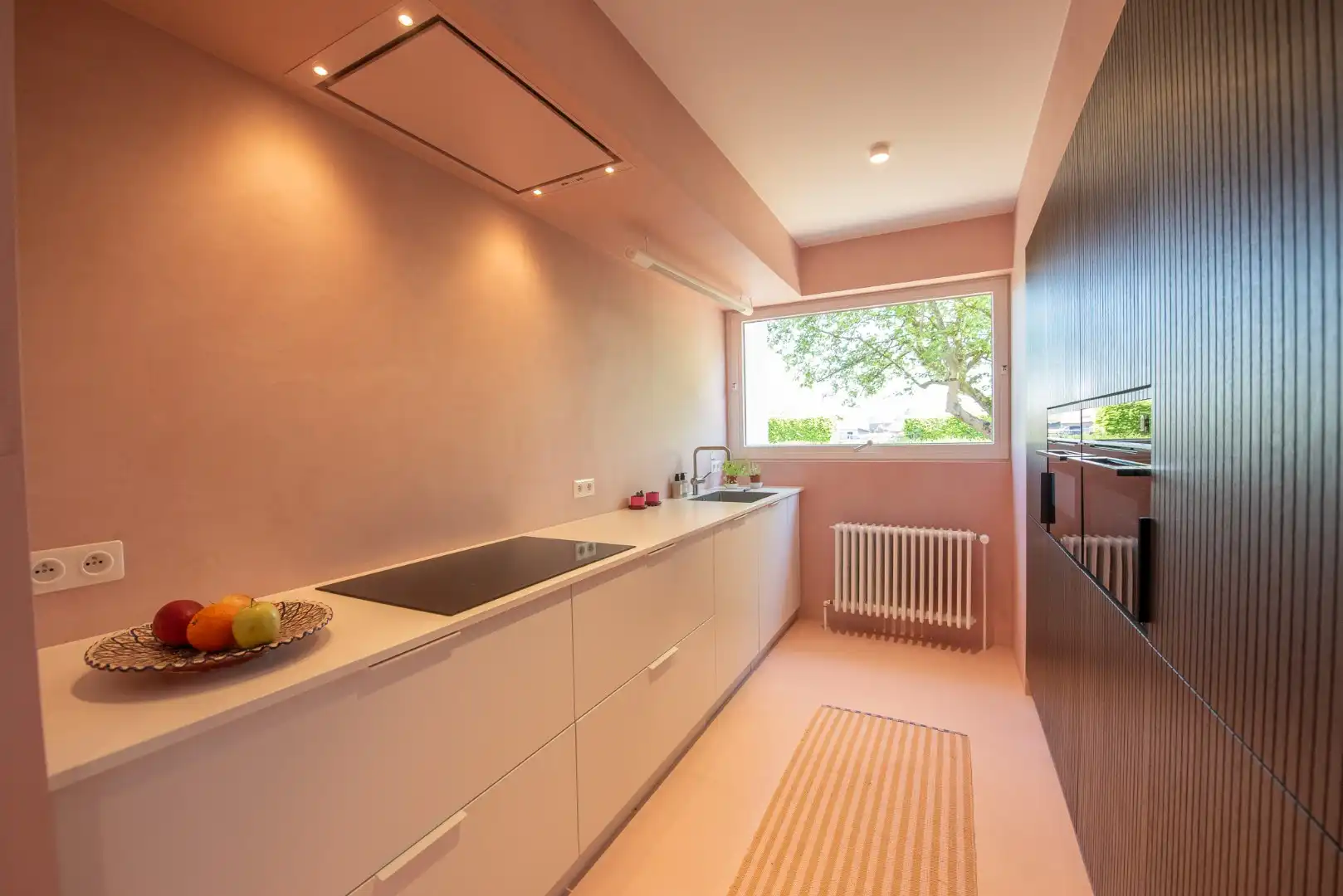 TE KOOP: Ruime architectenwoning in residentiële wijk 'De Piste'. Rustig, groen en zeer bereikbaar op een perceel van maar liefst 1800m²!  foto 6