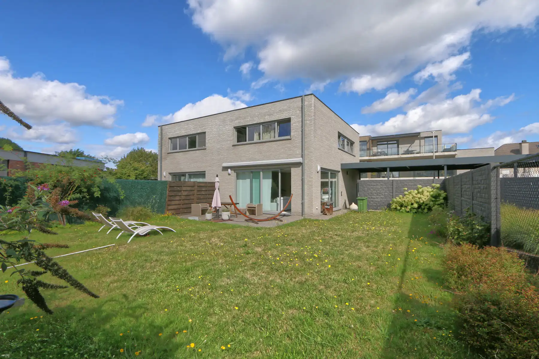 MODERNE WONING - 3 SLK - TUIN - TERRAS - CARPORT foto {{pictureIndex}}