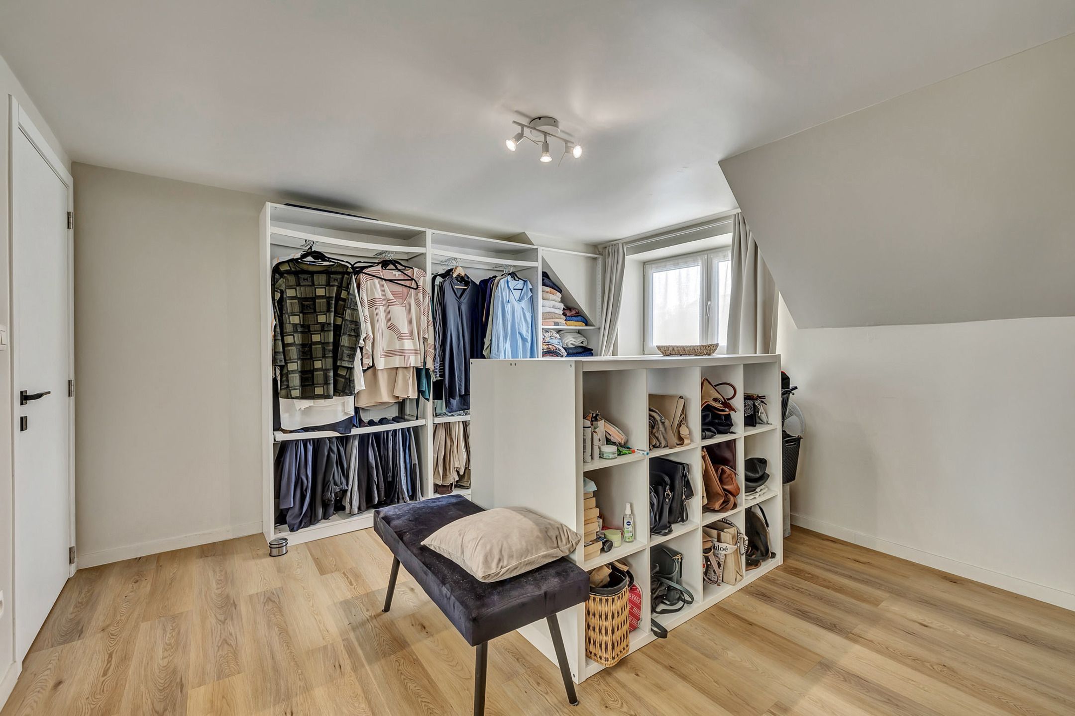 Instapklare woning met ruime tuin en garage foto 19