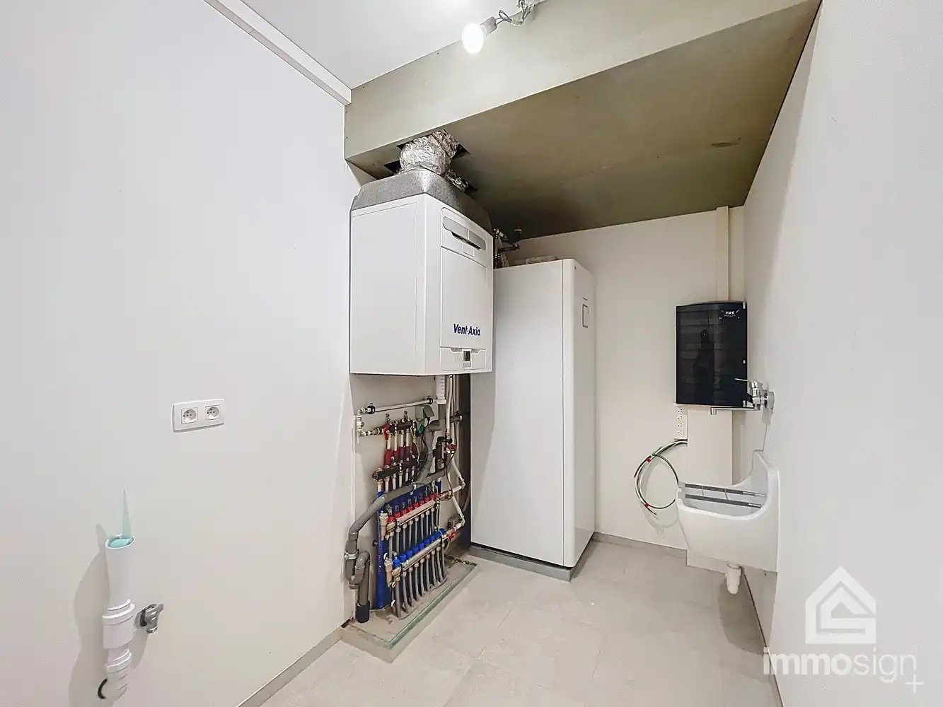 Instapklaar penthouse met 2 slaapkamers, ruim terras, 2 parkeerplaatsen en berging te Kinrooi foto 15