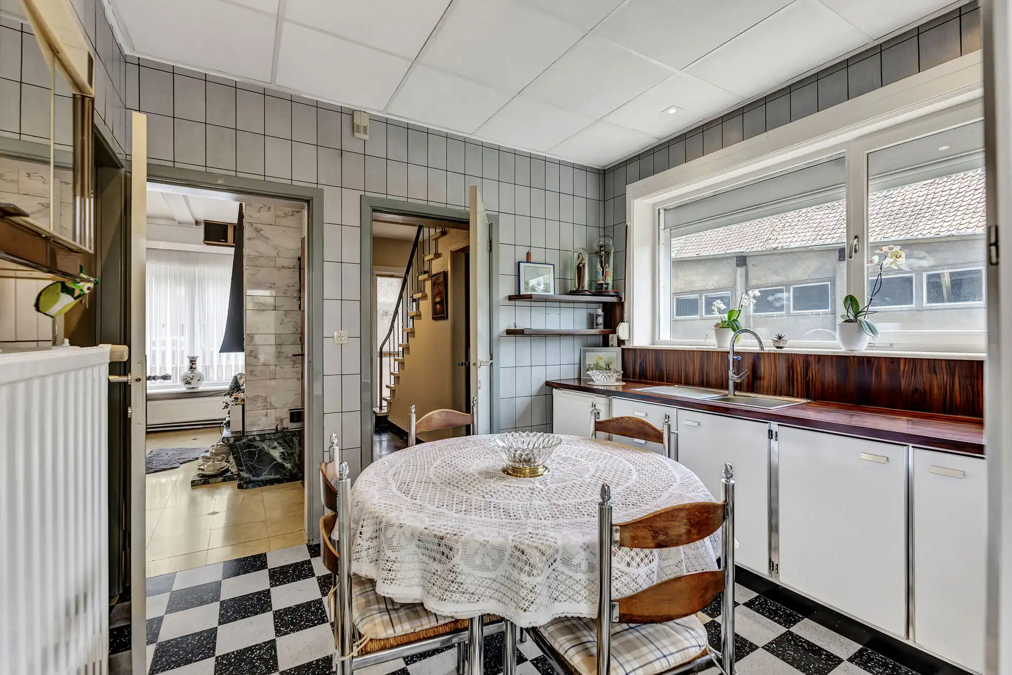 Te renoveren woning met extra entiteit en garage foto 7