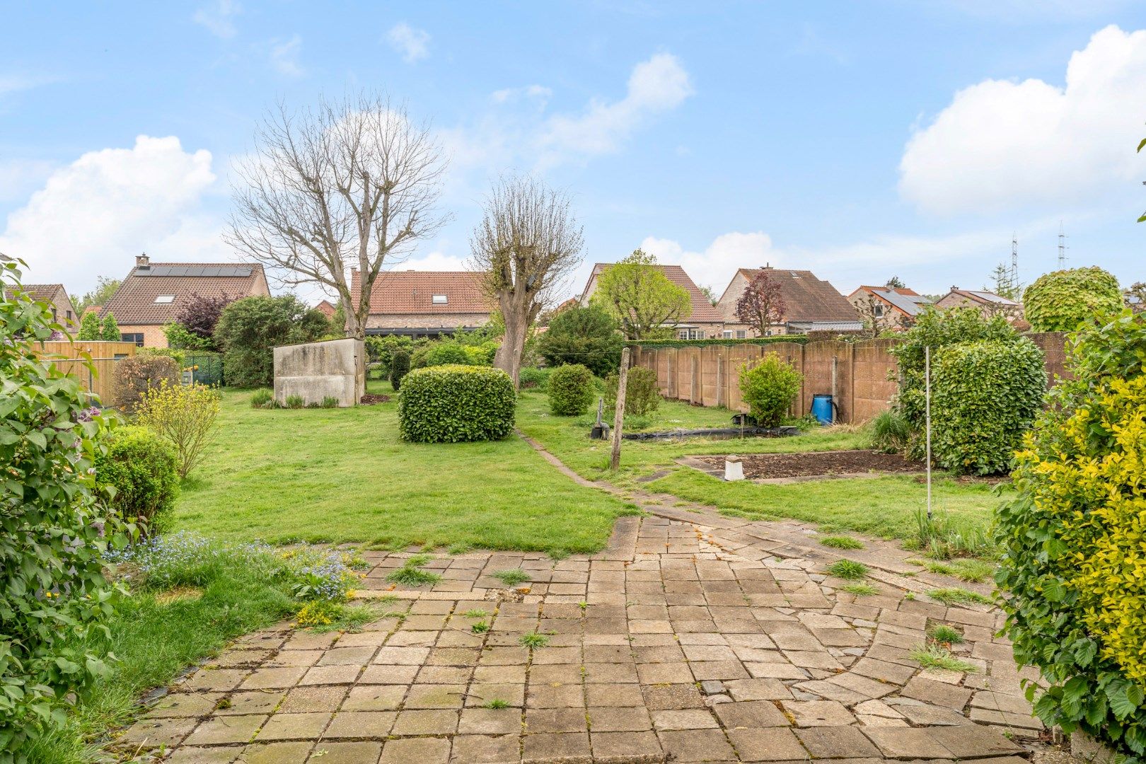 Te renoveren vrijstaande woning op een gunstig gelegen perceel van 12a 07ca vlakbij het centrum foto 29