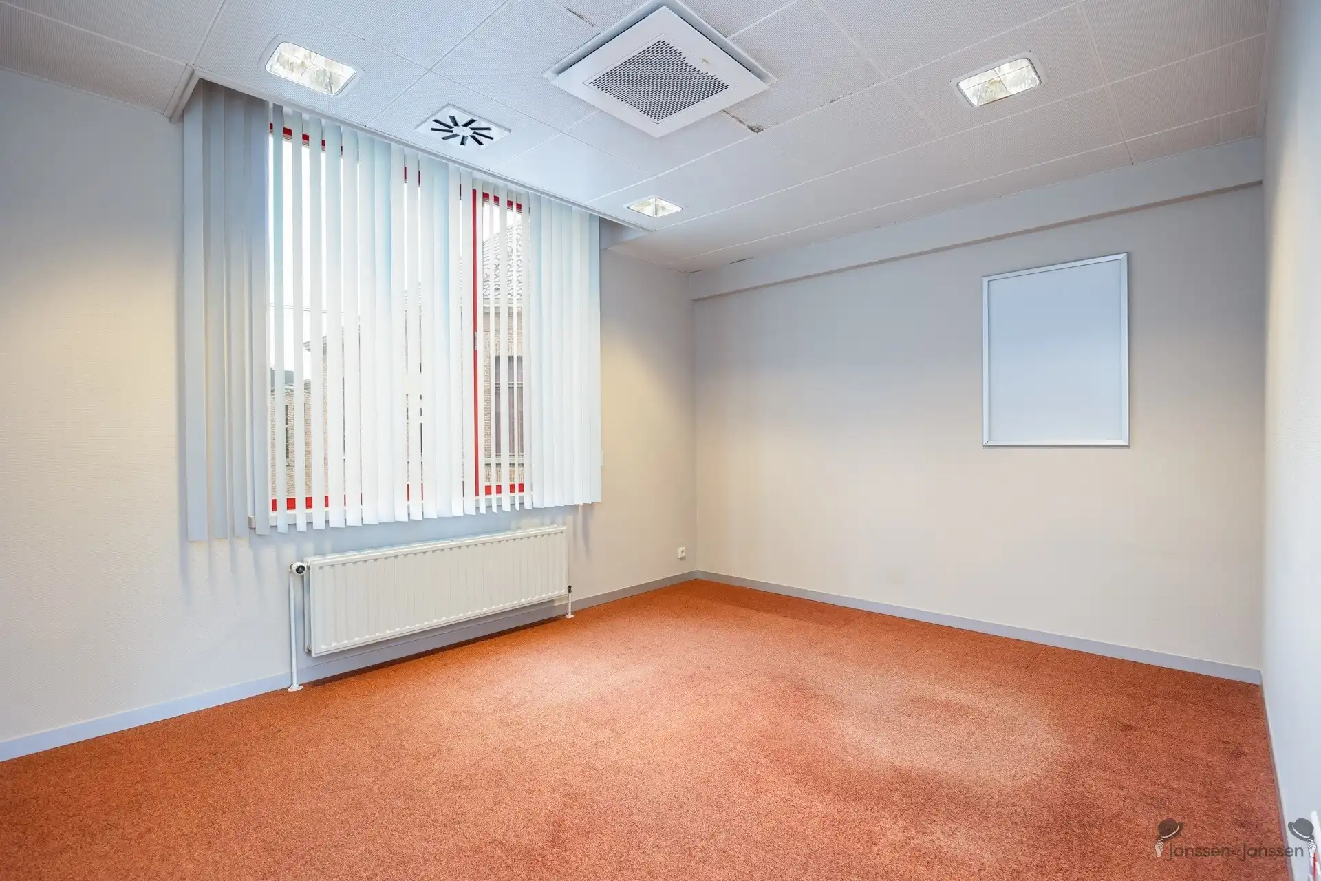 Commercieel gebouw met parkeergelegenheid! foto 28