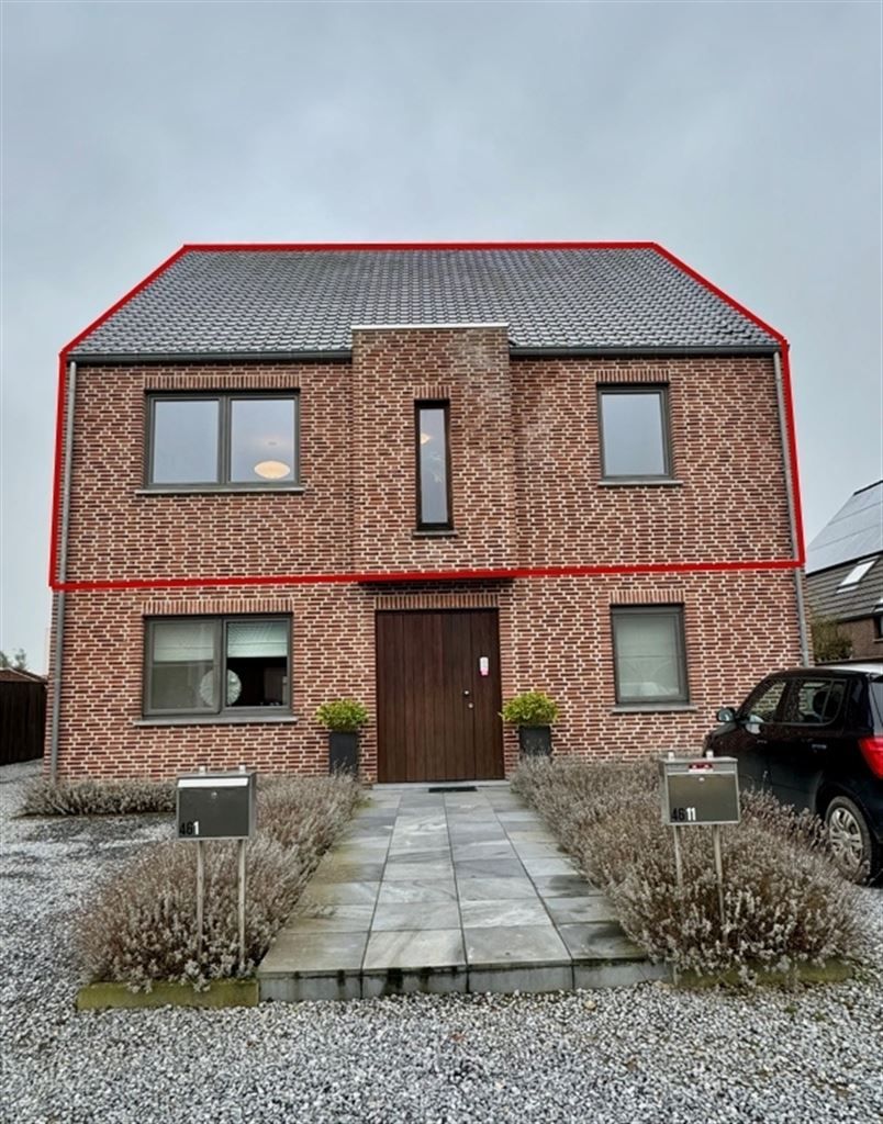 Prachtig duplex-appartement met 3 ruime slaapkamers, groot terras en aparte garage, rustig gelegen nabij het centrum van Maaseik. foto 20