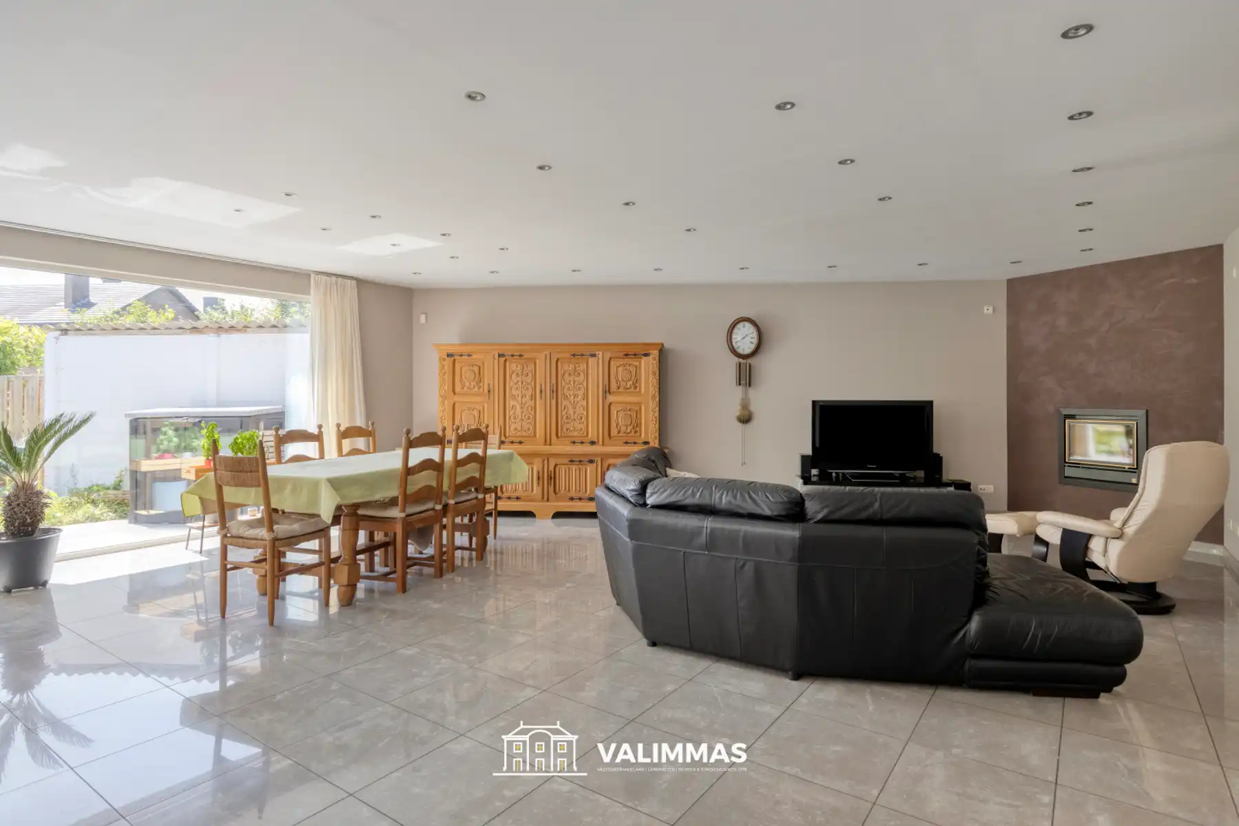 Zeer ruime woning met praktijkruimte, garage & tuin... foto 4