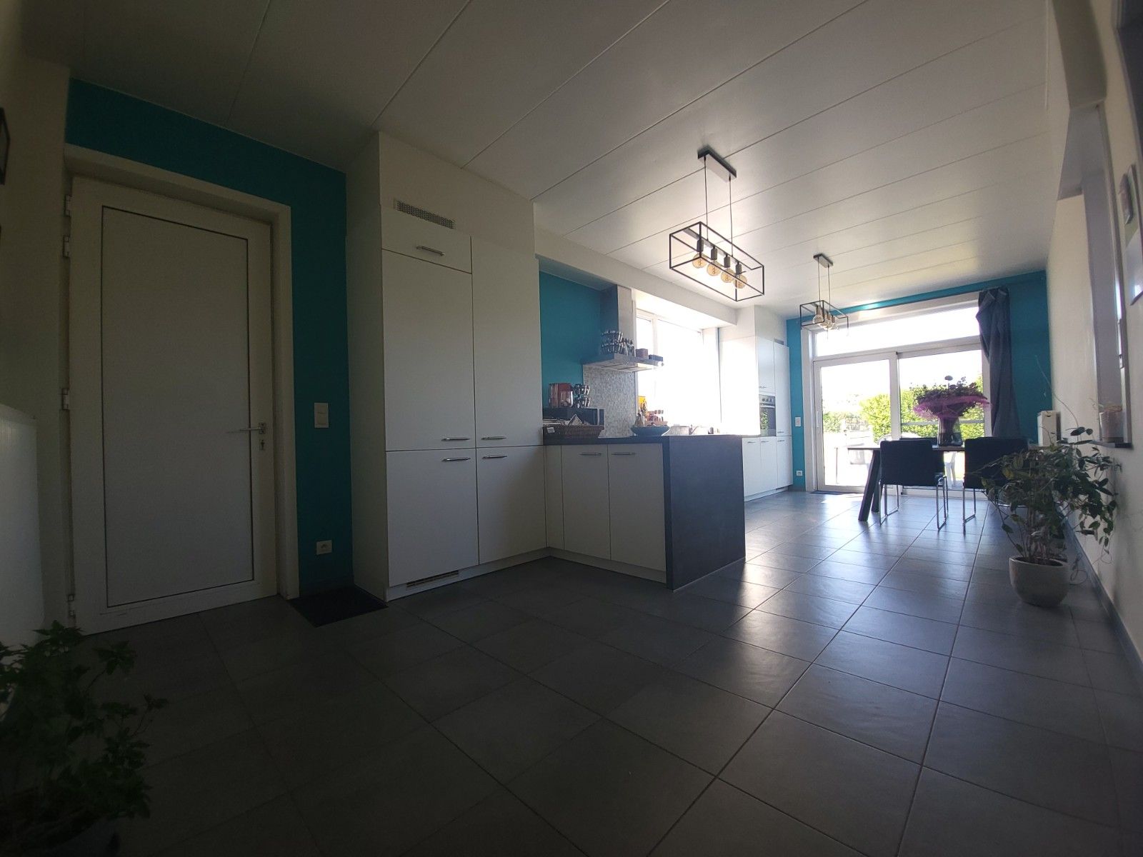 Alleenstaande woning met grote weide en stalling foto 8