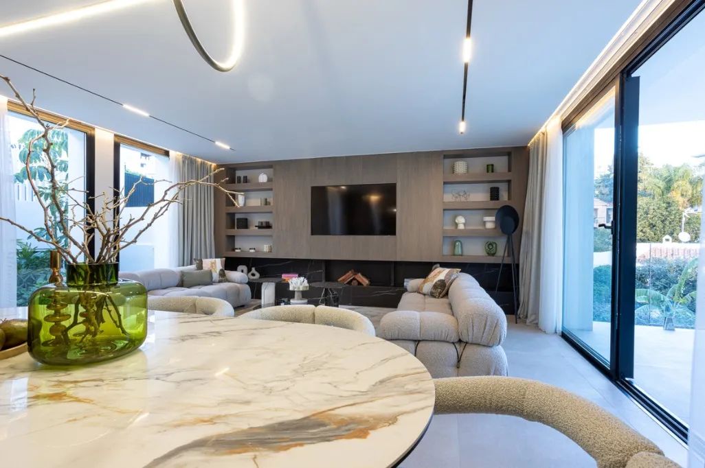 Prachtige moderne villa in het hart van Nueva Andalucía met uitzicht op de bergen foto 6