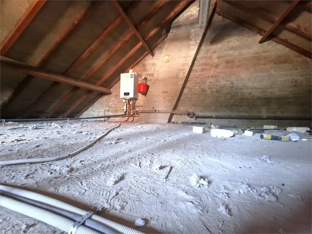 Halfopen te renoveren woning nabij centrum Pittem op een perceel van 348m²! foto 17