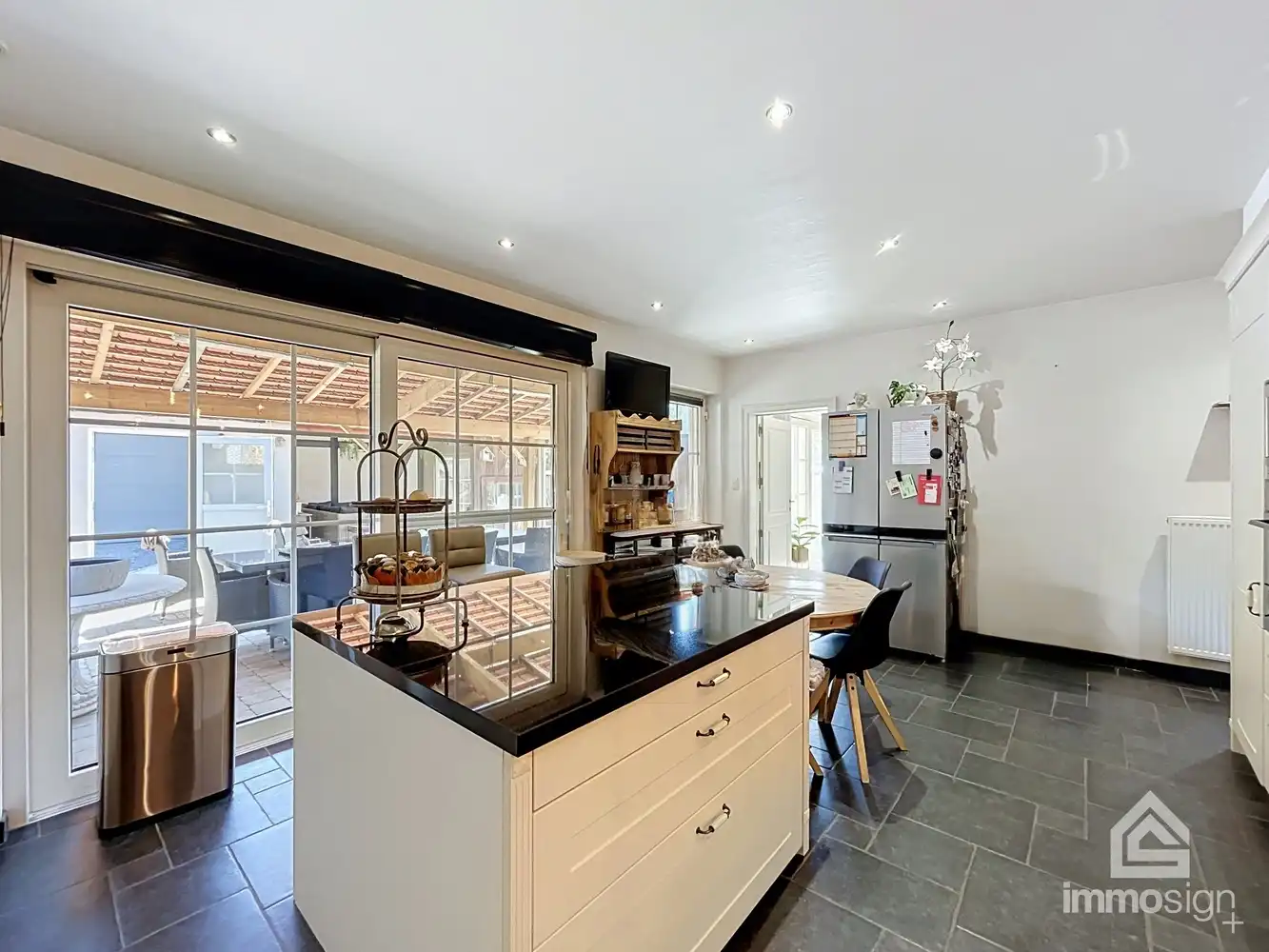 Stijlvolle villa met 5 volwaardige slaapkamers te Herk-de-stad! foto 7