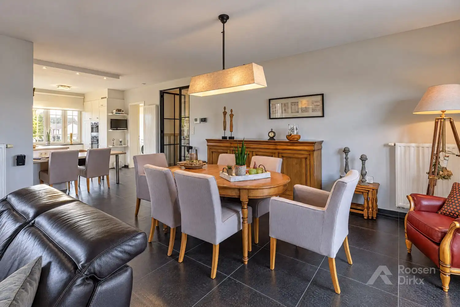 Luxe appartement (150m²) met 3 slaapkamers en 60m² terrassen te BREE. foto 9
