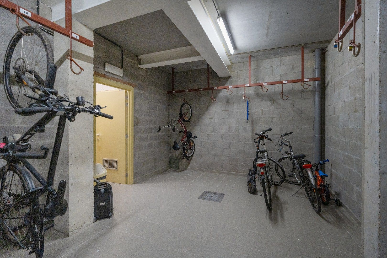 Instapklaar 1-slaapkamerappartement te koop in Oostende – centraal gelegen en gerenoveerd foto 15