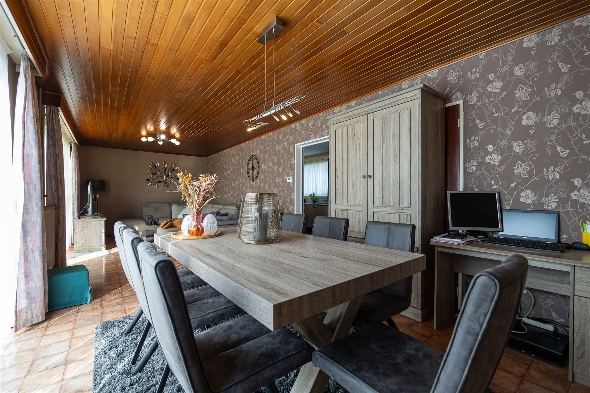 Halfopen gezinswoning met 4 slaapkamers foto 2