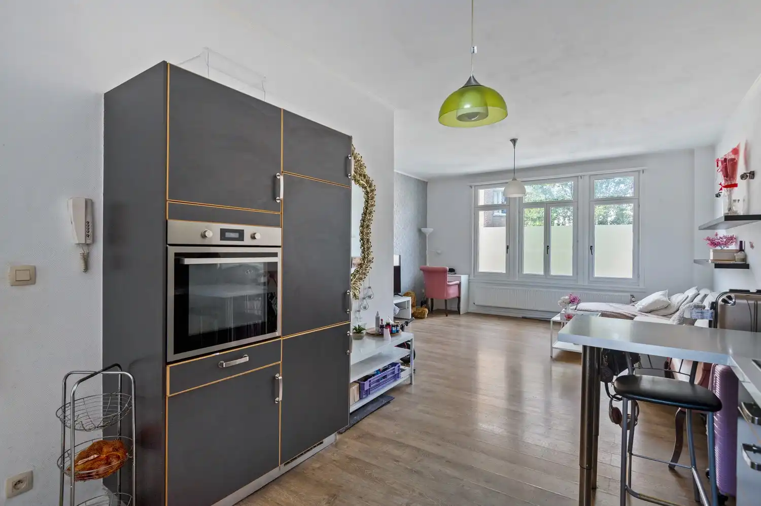 Verzorgd 1 slaapkamer appartement op uitstekende locatie! foto 4