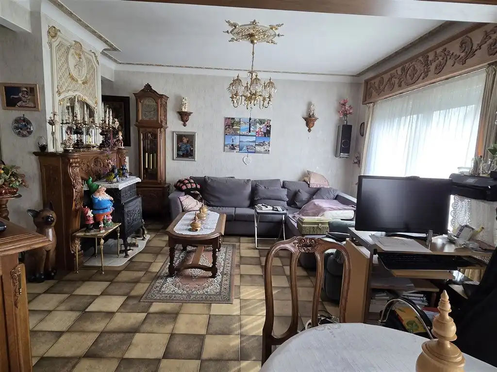 Ruime, op te frissen 3-gevelw met 4 slpks, gar en tuin foto 5