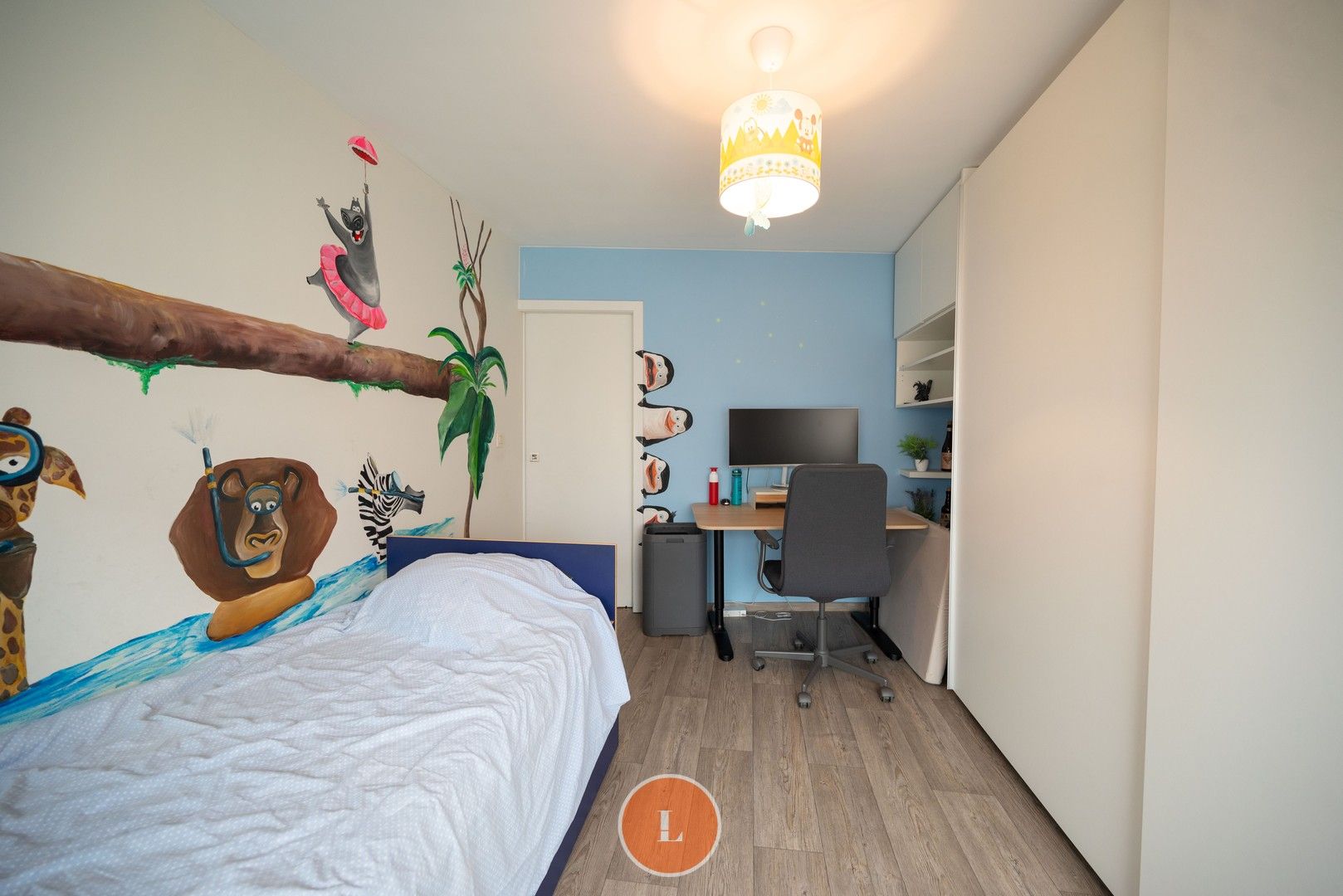 Instapklare woning met 4 slaapkamers, tuin en dubbele garage in Ledegem! foto 8