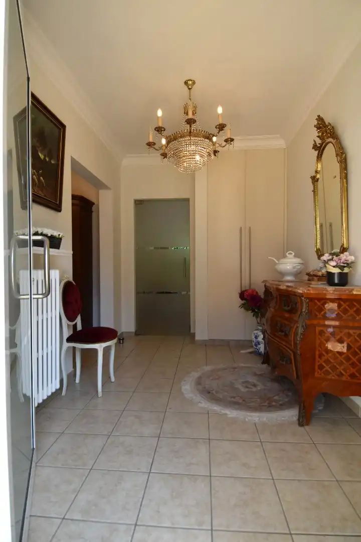 Alleenstaande bungalow met tuin en garage te koop op een bereikbare locatie te Harelbeke foto 4