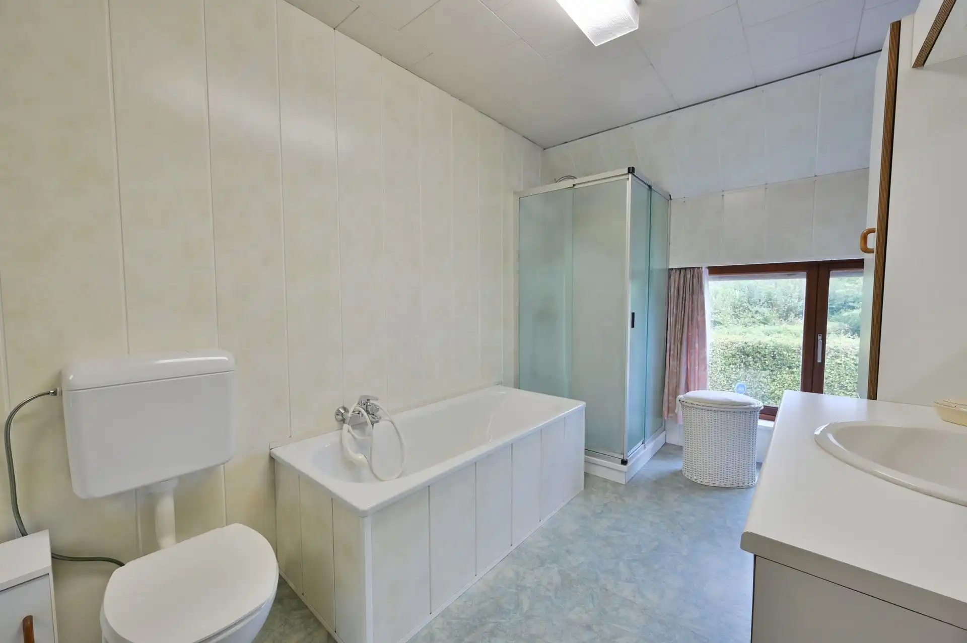 Karaktervolle woning met 4 slpks en prachtige tuin op een toplocatie foto 12