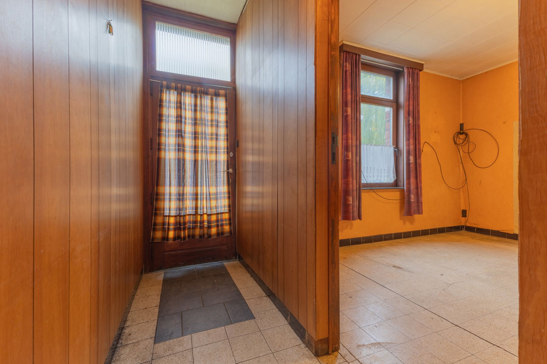 Goed gelegen ruime te renoveren woning  foto 10