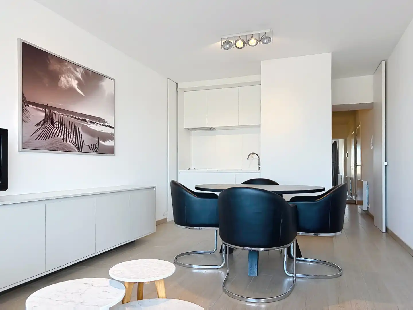 Gerenoveerd éénslaapkamerappartement op de Zeedijk van Nieuwpoort foto 2