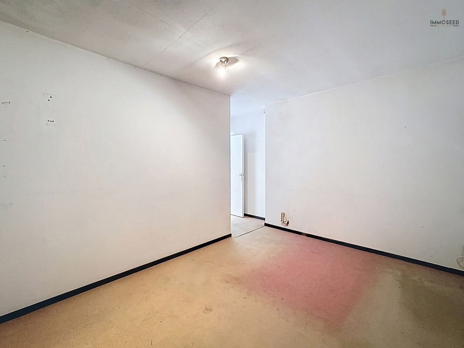 Te renoveren villa met weids uitzicht  foto 13