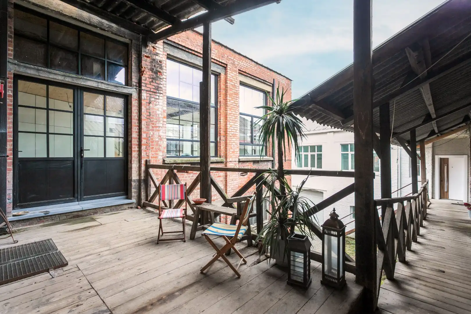 Opbrengsteigendom met gerenoveerde loft (EPC B) en atelier (100m²) naast het station van Braine-le-Comte foto 18