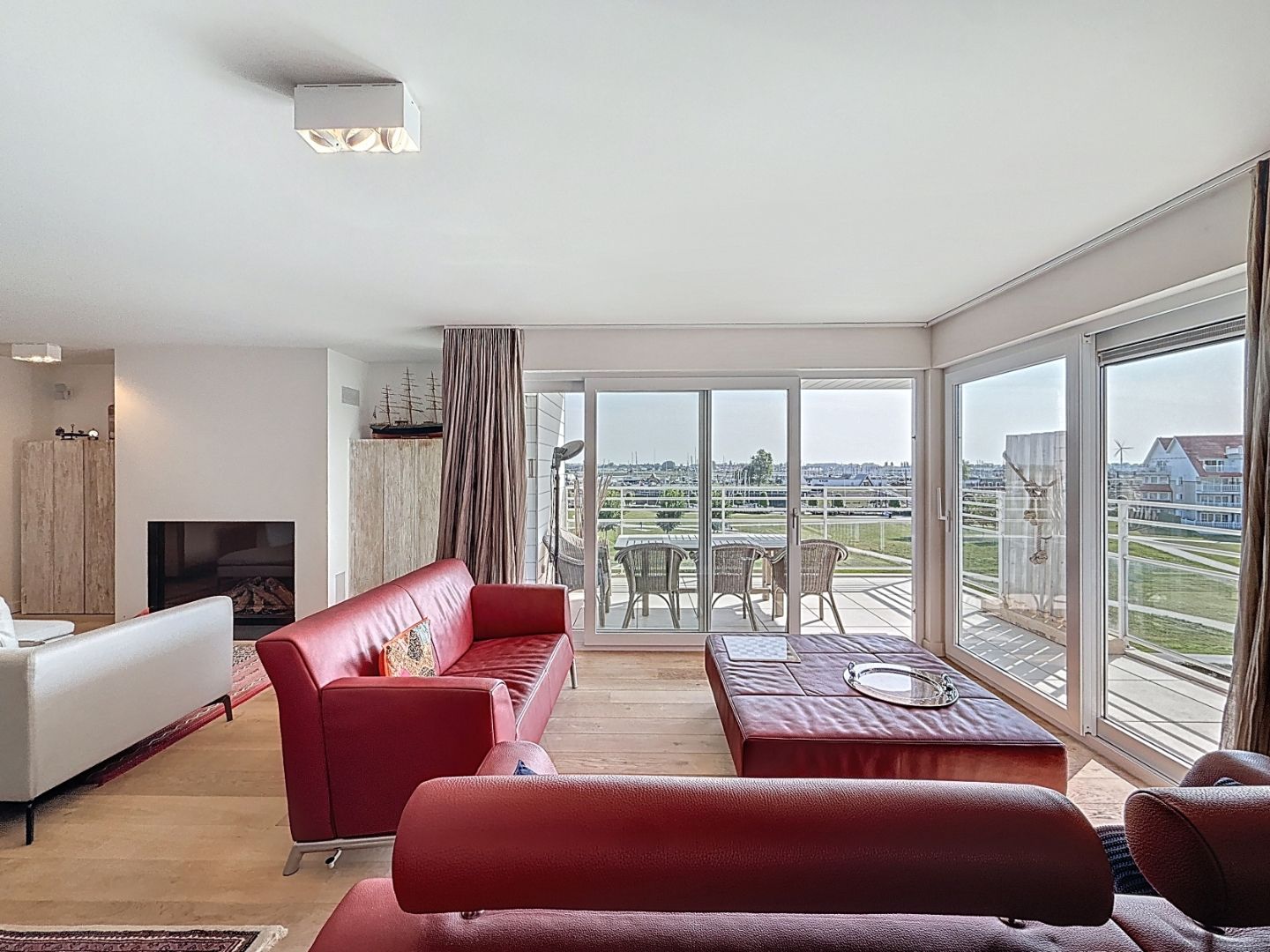 Penthouse met twee ruime terrassen op toplocatie met zicht op het maritiem park te Nieuwpoort foto 4