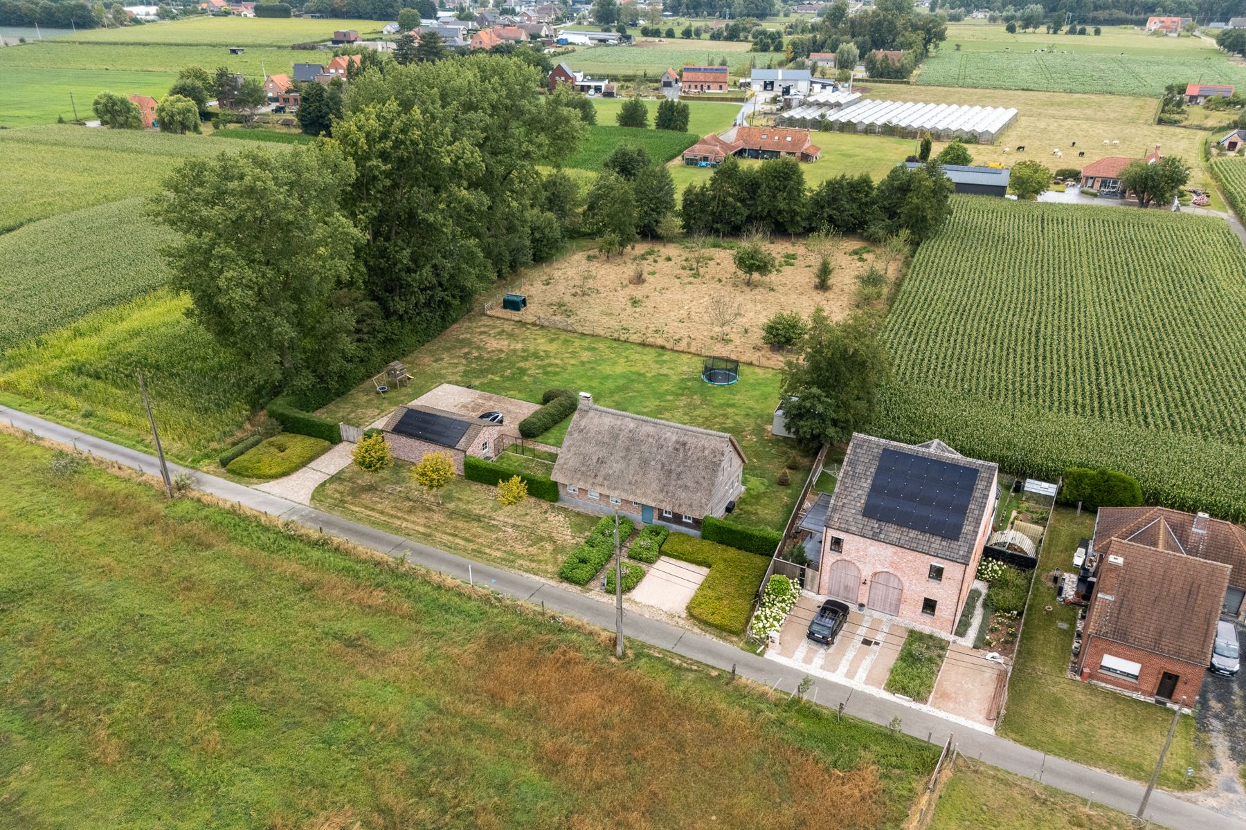 Exclusieve woning met klasse, ruimte en zicht op groen foto 29