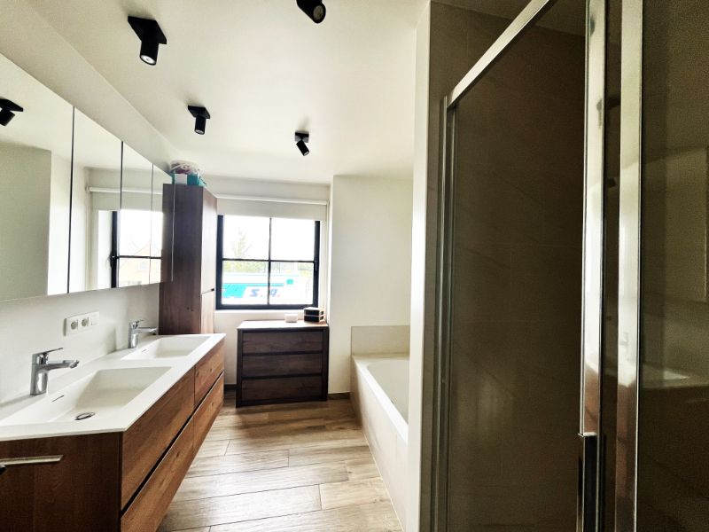 Nieuwbouwwoning met 3 slaapkamers en zonnepanelen foto 10