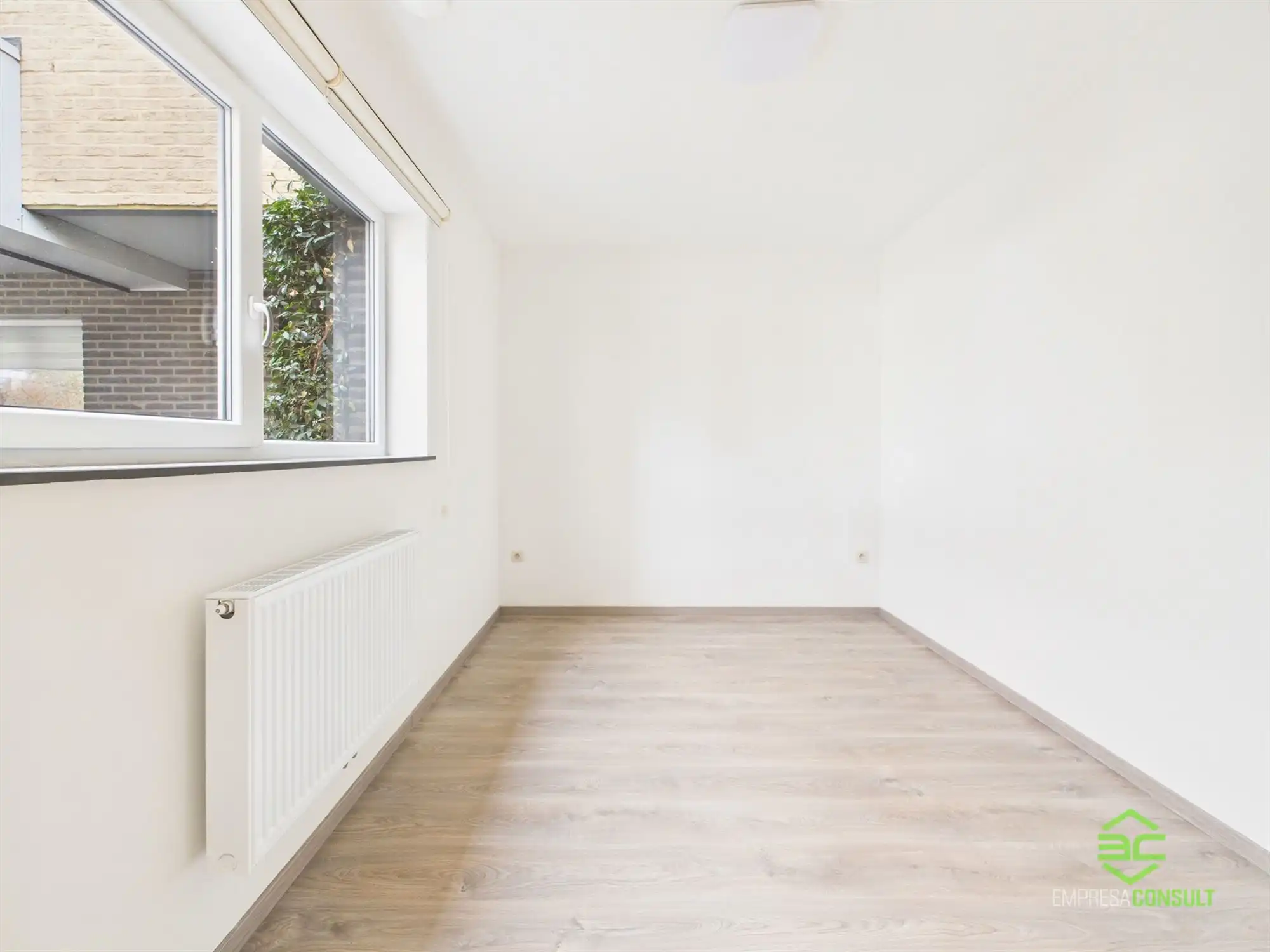 Instapklare gezinswoning met 3 slpk op 1km van het centrum! foto 4