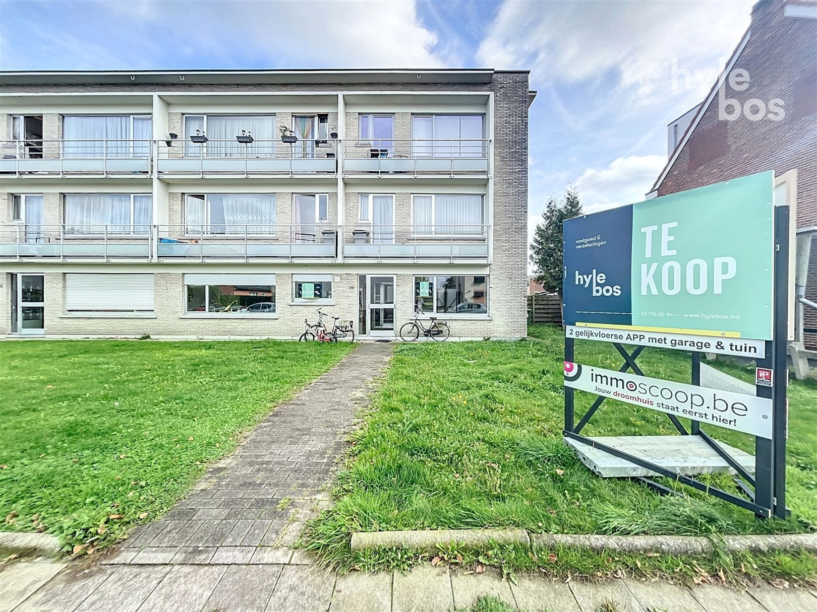 Hoofdfoto van de publicatie: Gelijkvloers appartement met 2 slaapkamers, garage en ruime tuin