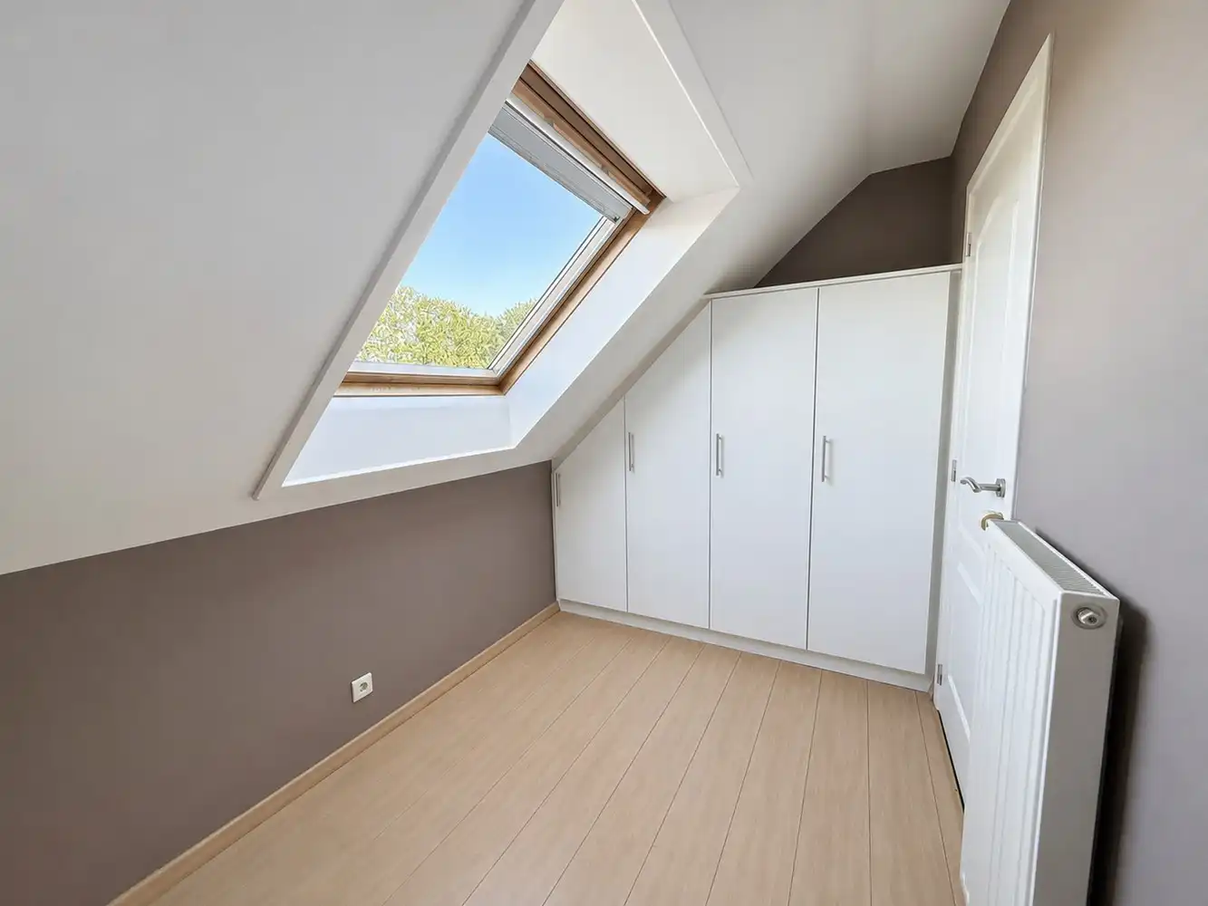 Ruim duplexappartement met twee slaapkamers, terras en garage in Alken foto 7