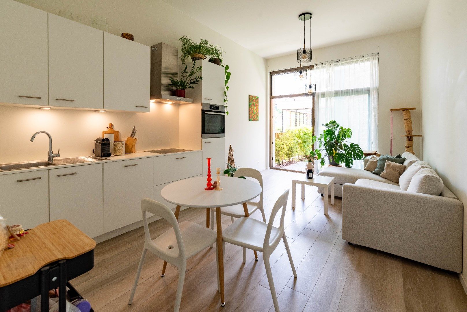 Gelijkvloers appartement met gezellige tuin foto 4