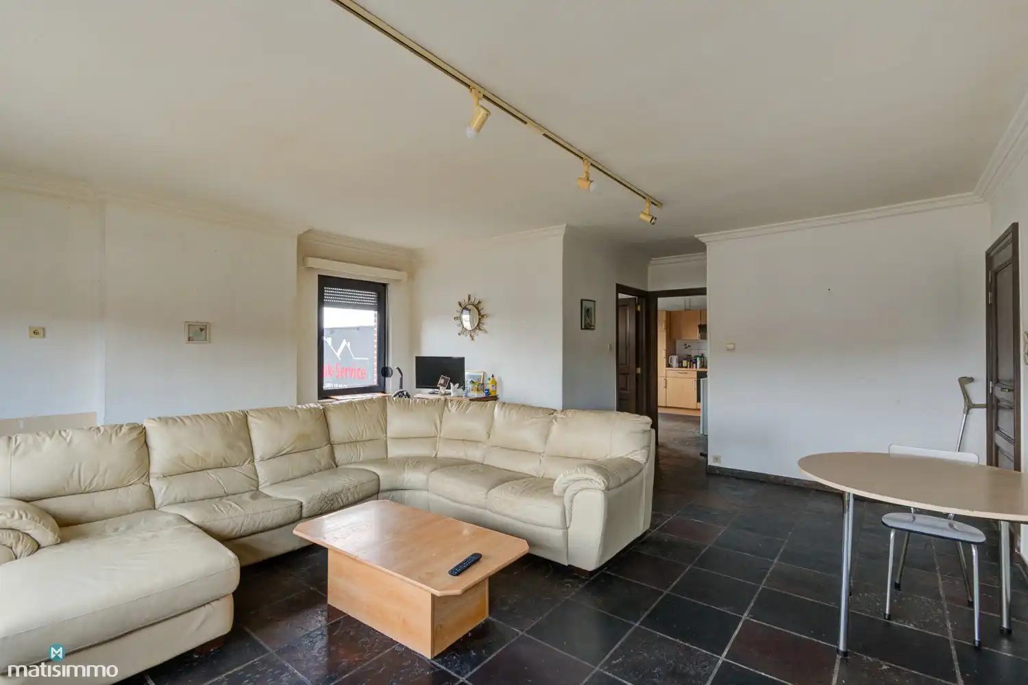 HANDELSGELIJKVLOERS MET DUPLEXAPPARTEMENT VOORZIEN VAN PARKEERGELEGENHEID NABIJ CENTRUM TONGEREN foto 17