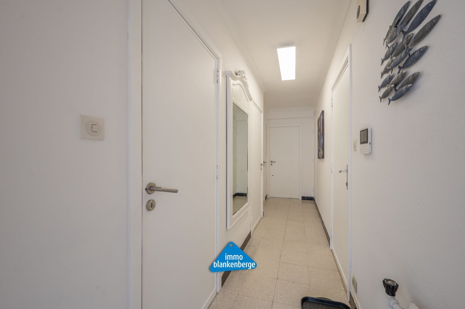 Lichtrijk en gemeubeld appartement vlakbij de zeedijk en het centrum van Blankenberge foto 6