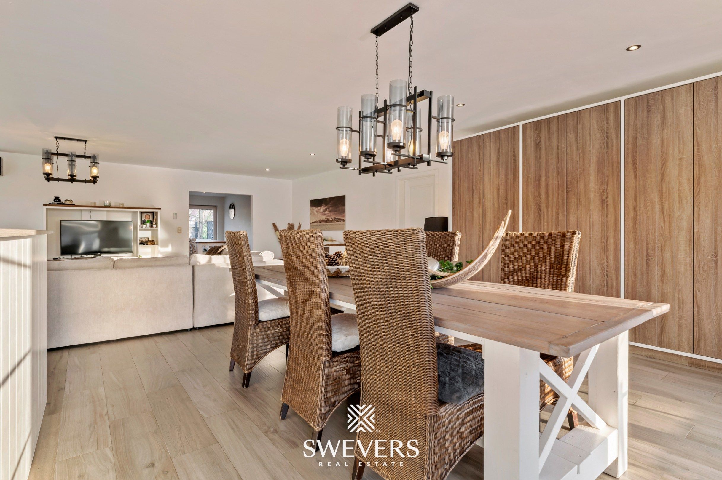 Rustig gelegen energiezuinige halfopen woning met 6 slaapkamers foto 5