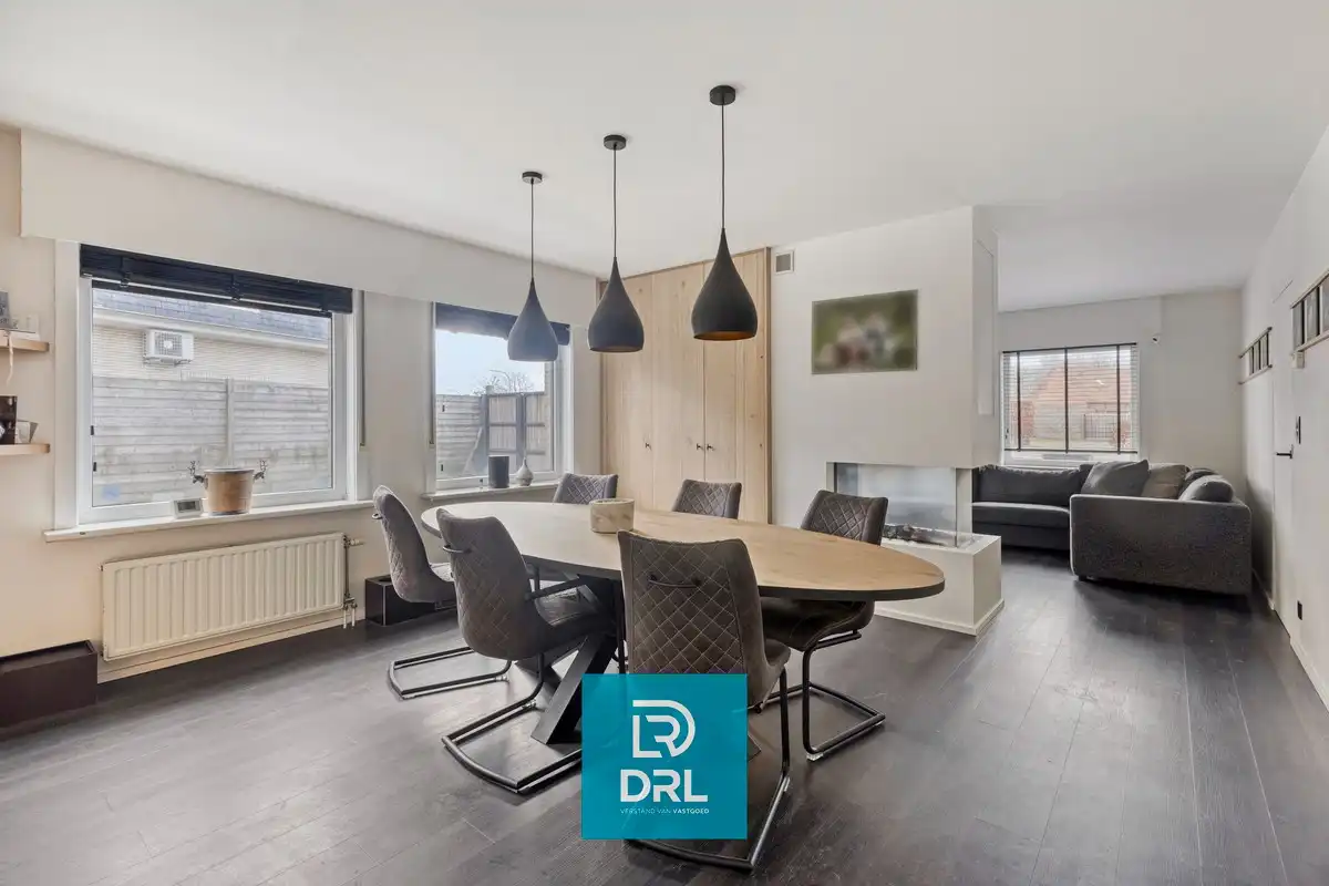 Luxe woning met binnenzwembad en perfect afgescheiden handels- of verhuurgedeelte foto 2