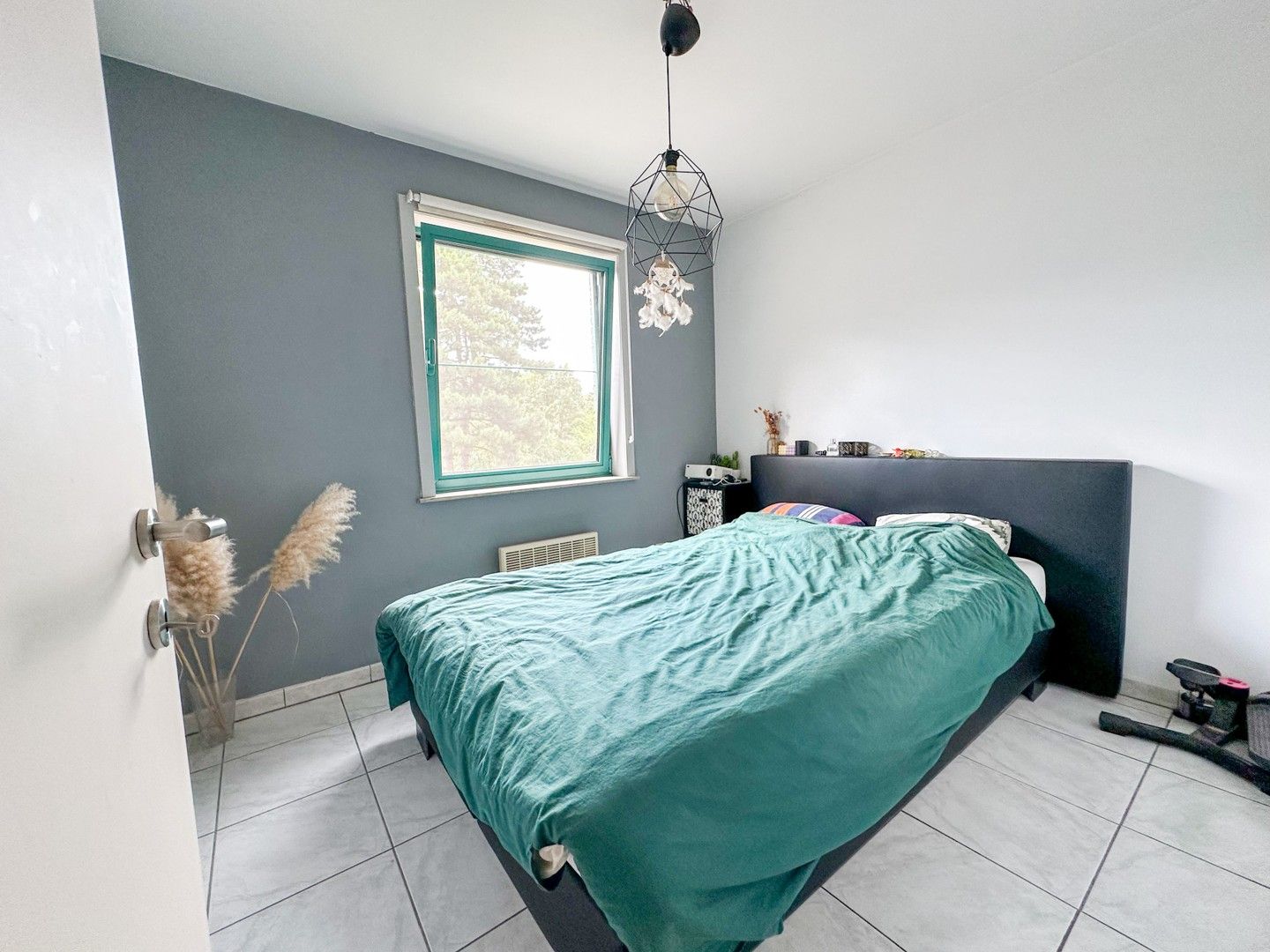 Lichtrijk 2 slaapkamer appartement te huur in het centrum van Zomergem – met garage foto 6