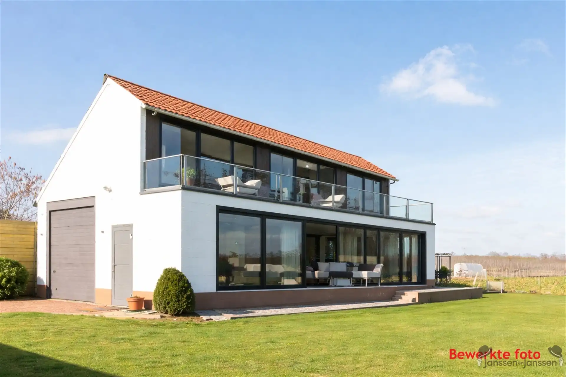 Rustig gelegen woning met prachtig uitzicht foto 19