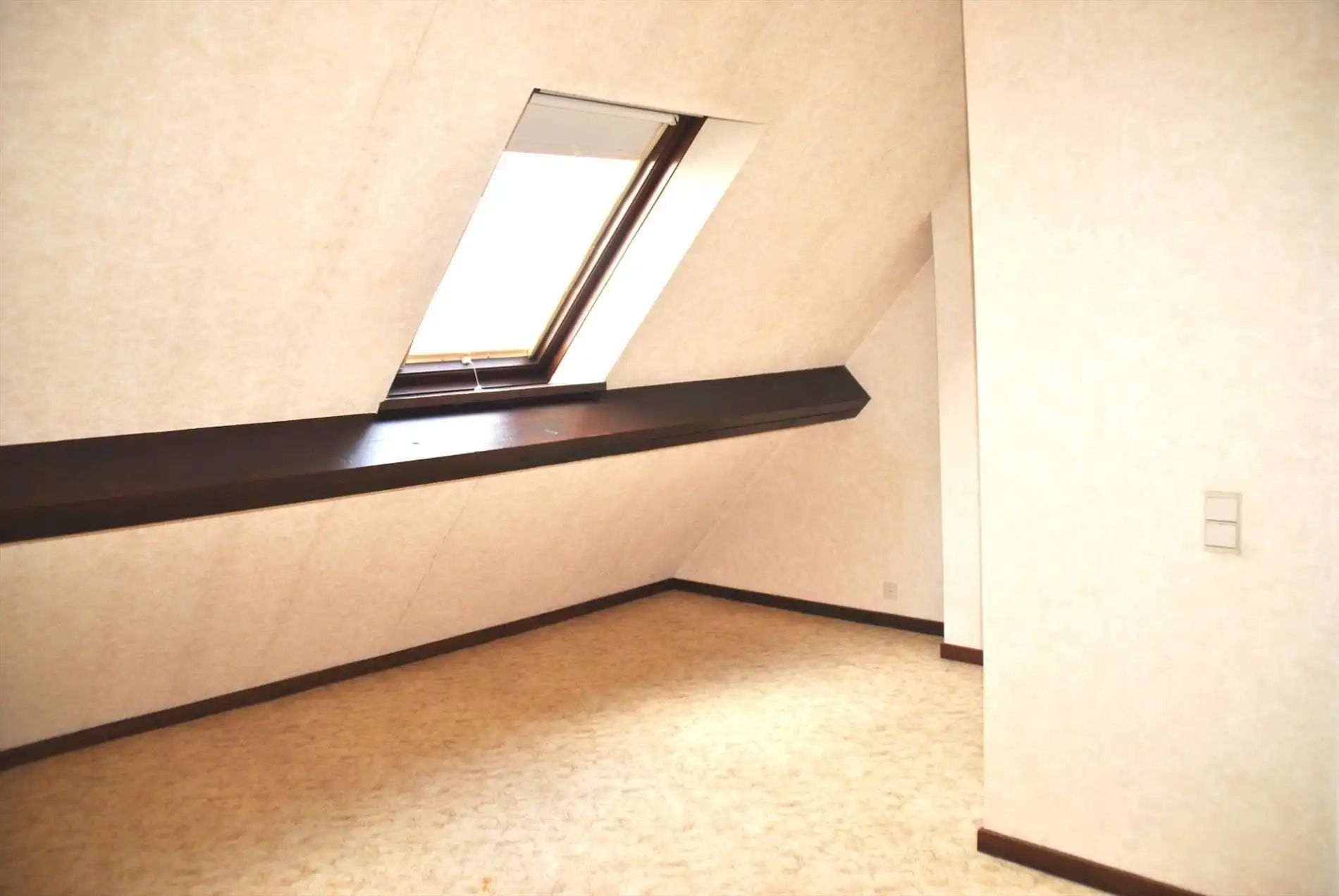 Zeer ruim duplex-appartement met 3 slaapkamers! foto 7