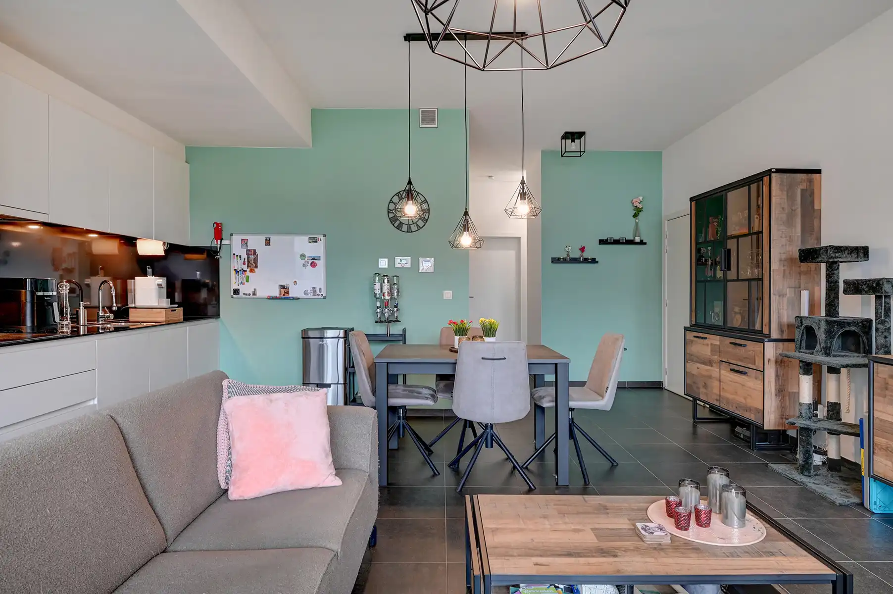 Lichtrijk 2 slpk appartement met zuidgericht terras op een toplocatie!! foto 6