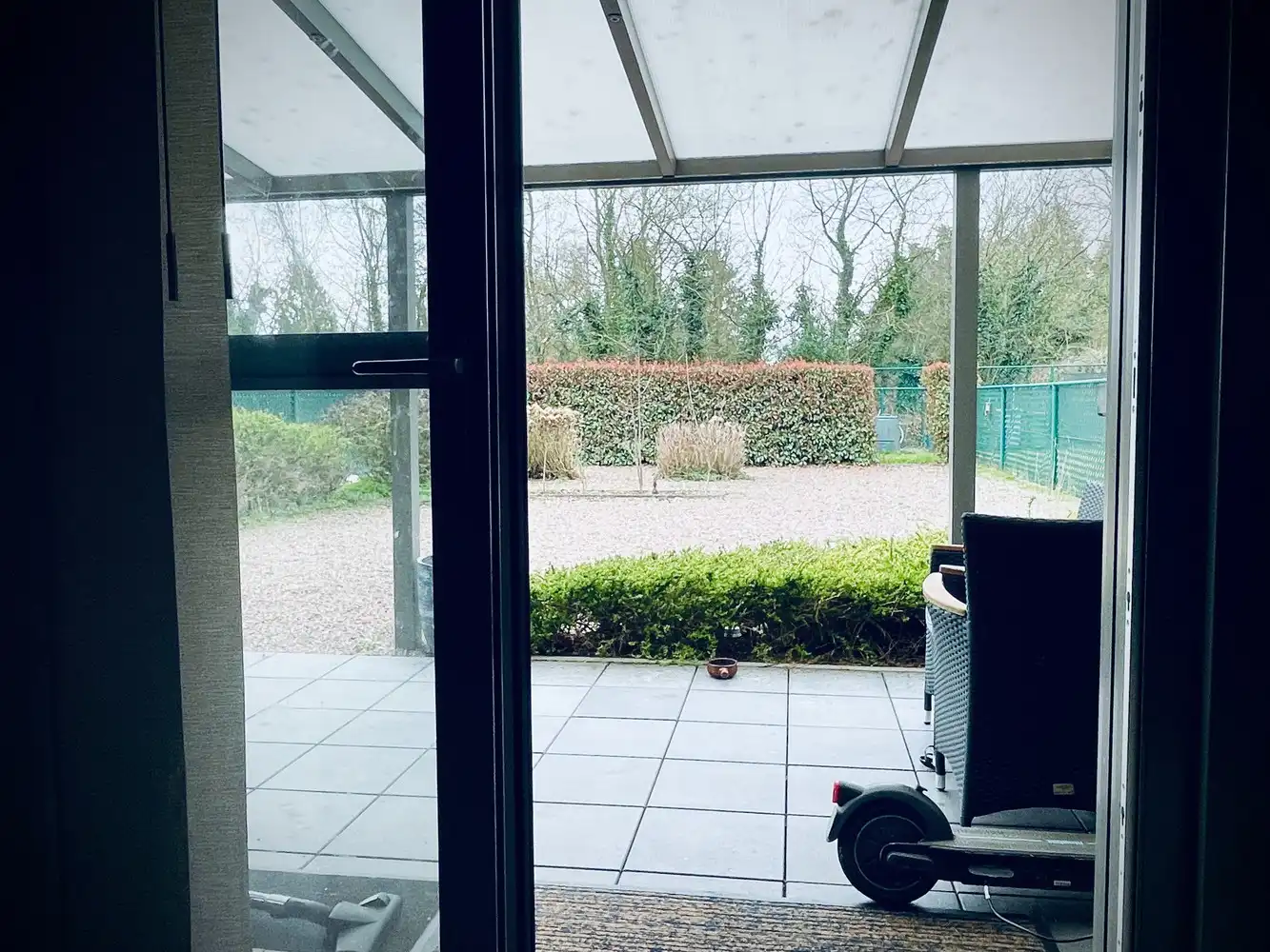 Prachtig en ruim gelijkvloers appartement met 2 slaapkamers, privé-tuin en autostaanplaats dicht bij het centrum van Maasmechelen. foto 11