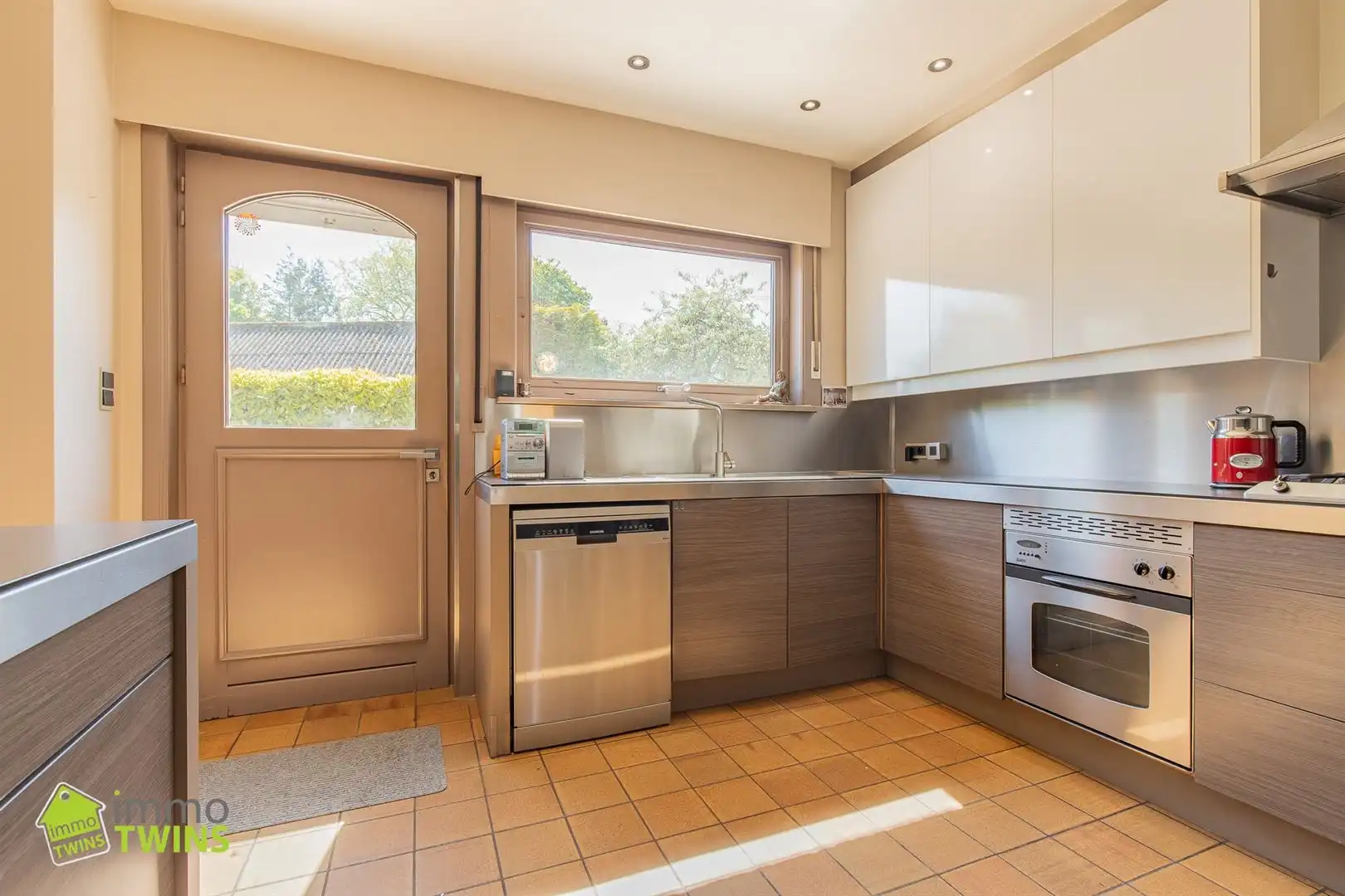 Uitzonderlijk ruime en veelzijdige praktijkwoning / cohousing met tal van mogelijkheden foto 10