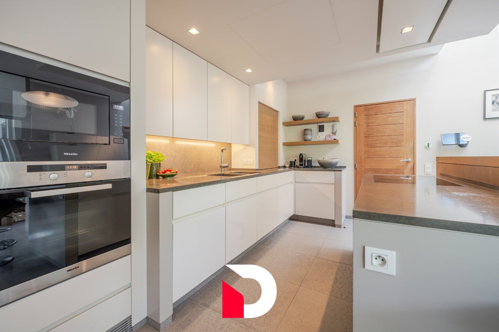 Schitterende woning (met praktijkmogelijkheid) op ideale uitvalsbasis te Sint-Andries foto 10